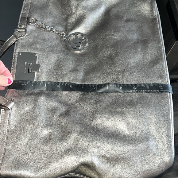 Silver large tote/sholder/crossbody bag - Picture 4 of 7